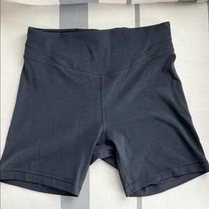 Lululemon Align Curve 6” Shorts - Size 8